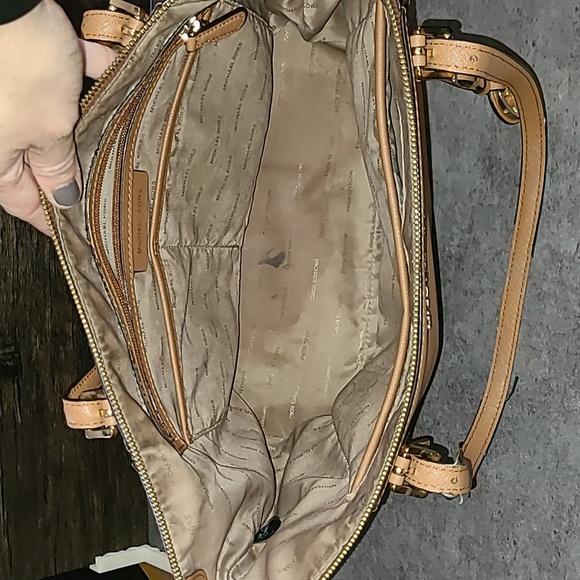 Michael Kors Saffiano leather large shoulder bag - Picture 6 of 6